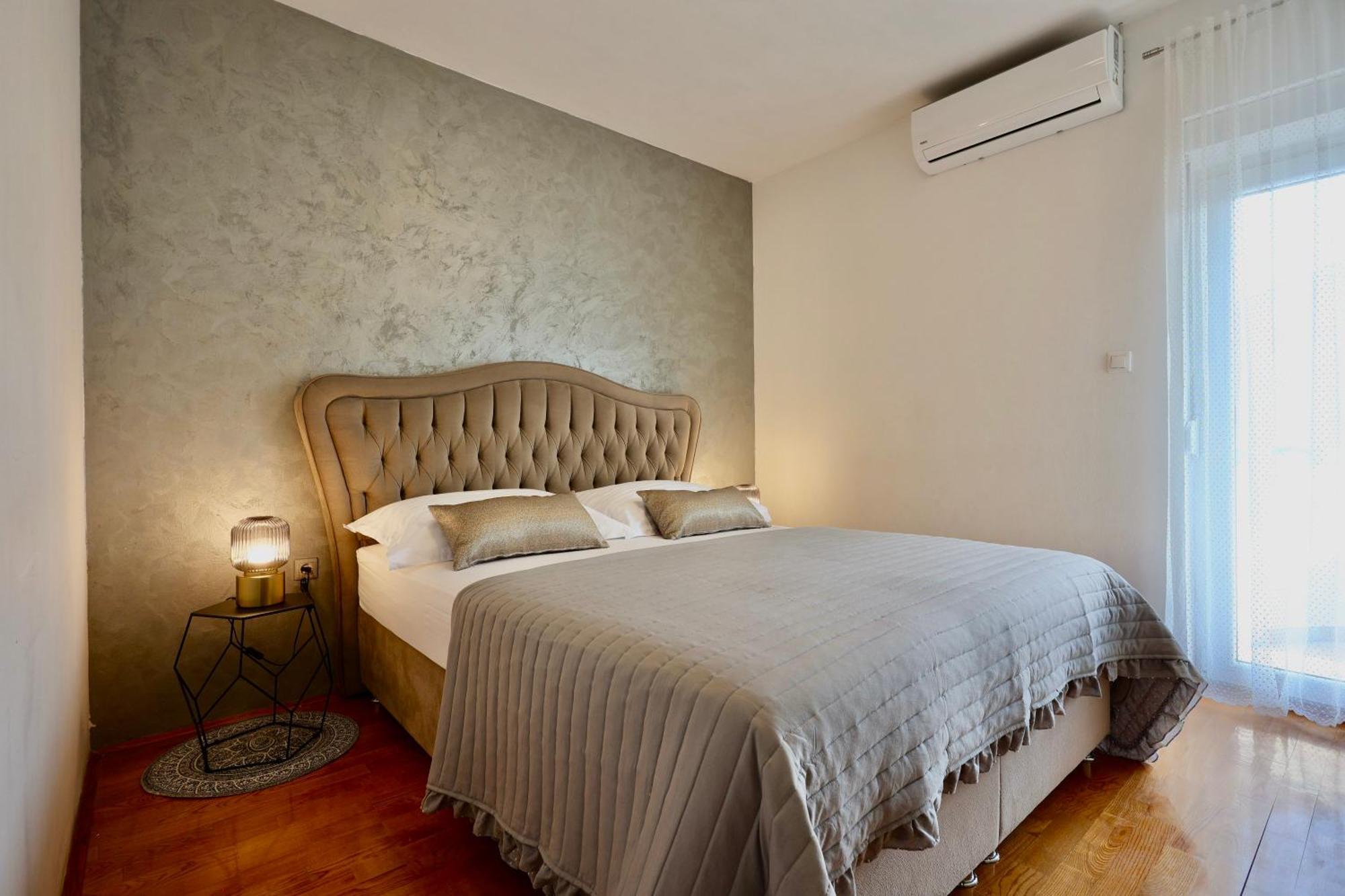 Holiday Home Tia Сплит Екстериор снимка