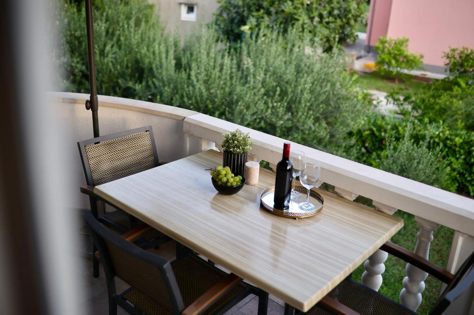 Holiday Home Tia Сплит Екстериор снимка